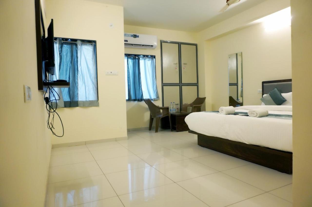 Hotel Nova SK Rajkot Exterior foto